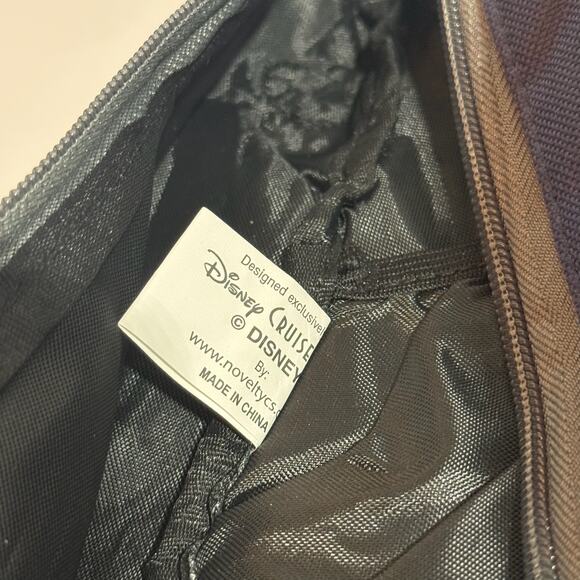 🛳️ NWOT Disney Cruise Line Sling Backpack Blue Gray Mickey Daypack Shoulder Bag - Picture 5 of 5